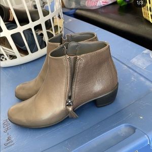 Women’s booties